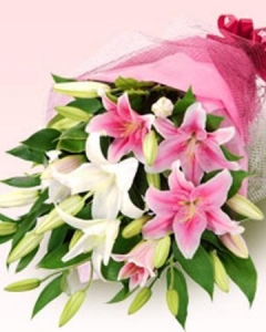pink & white lilies bouquet